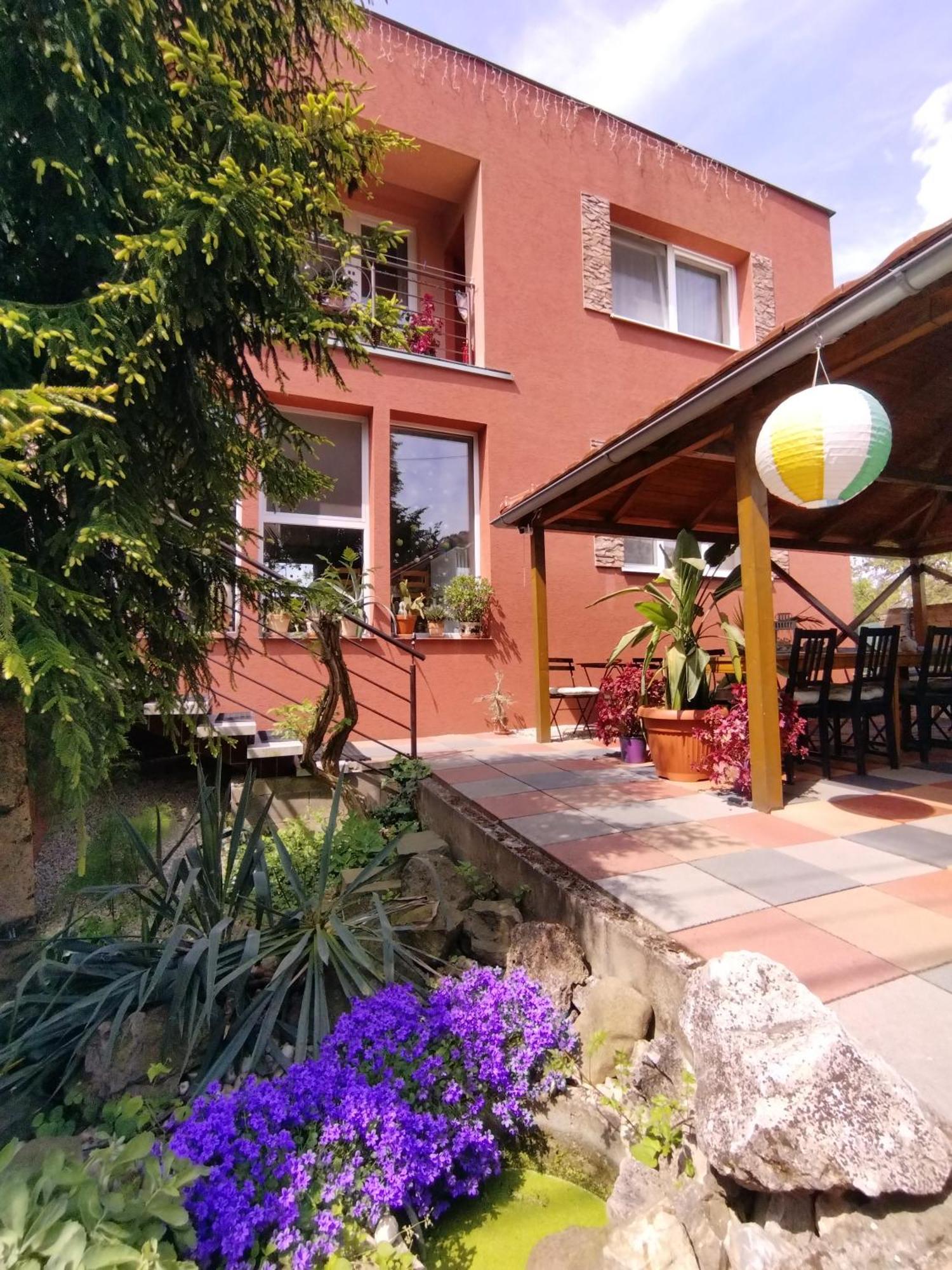 Podhájska Penzion Vilka Podhajcanka מראה חיצוני תמונה